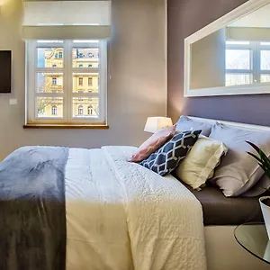 Parkside With Free Parking , Pula Croatia